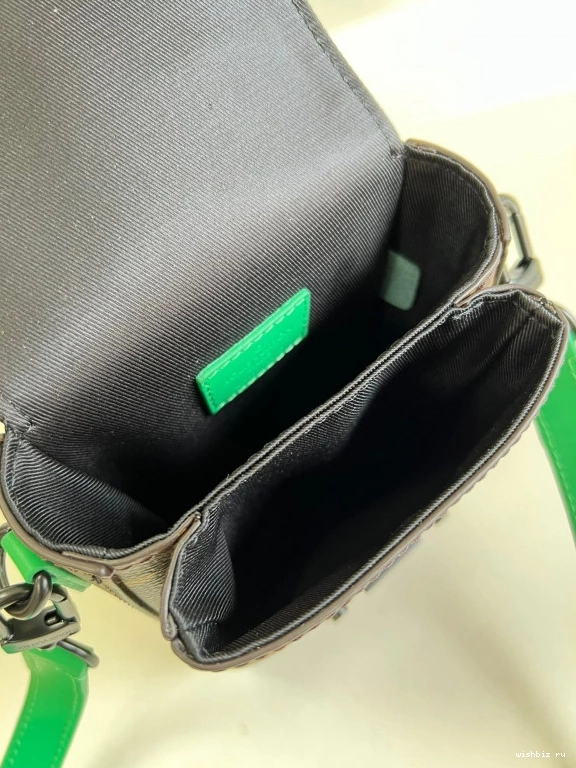 WIS LOUIS WALLET VUITTON VERTICAL WEARABLE S-LOCK 0830